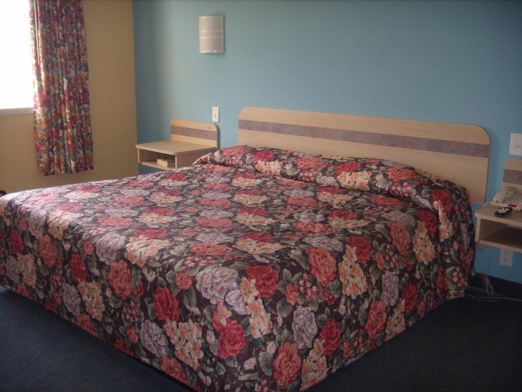 Relax Inn - Memphis South Haven Room photo